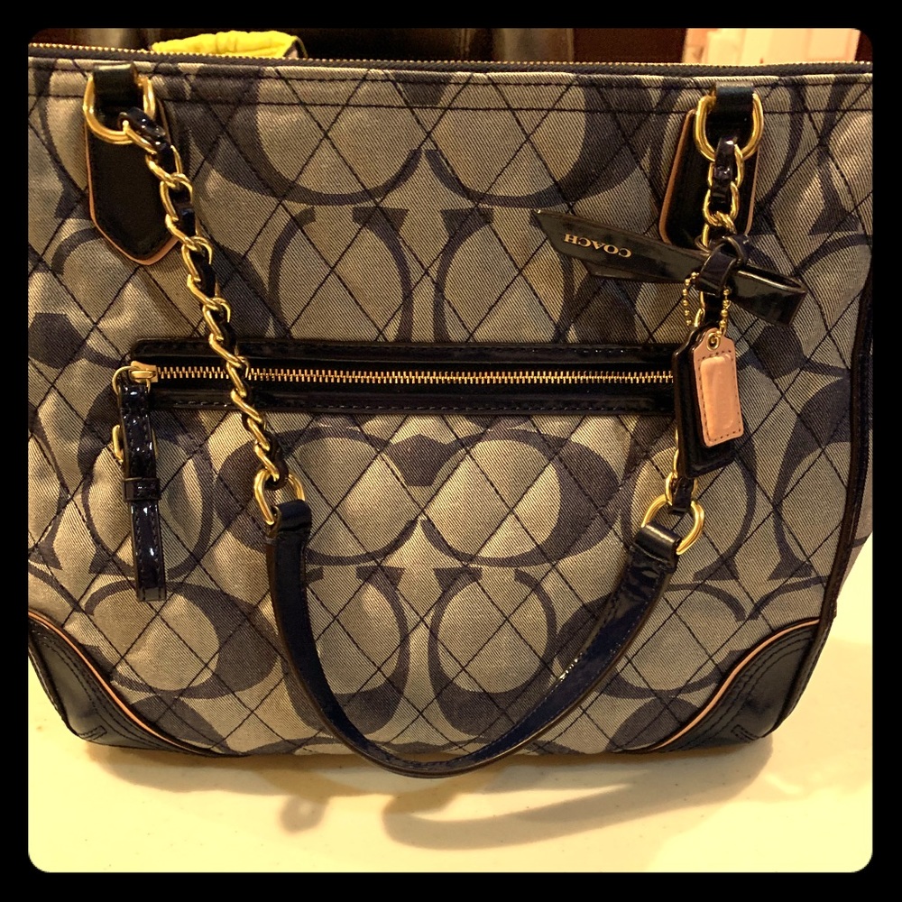 Navy logo quilted Coach chain bag! Perfect!